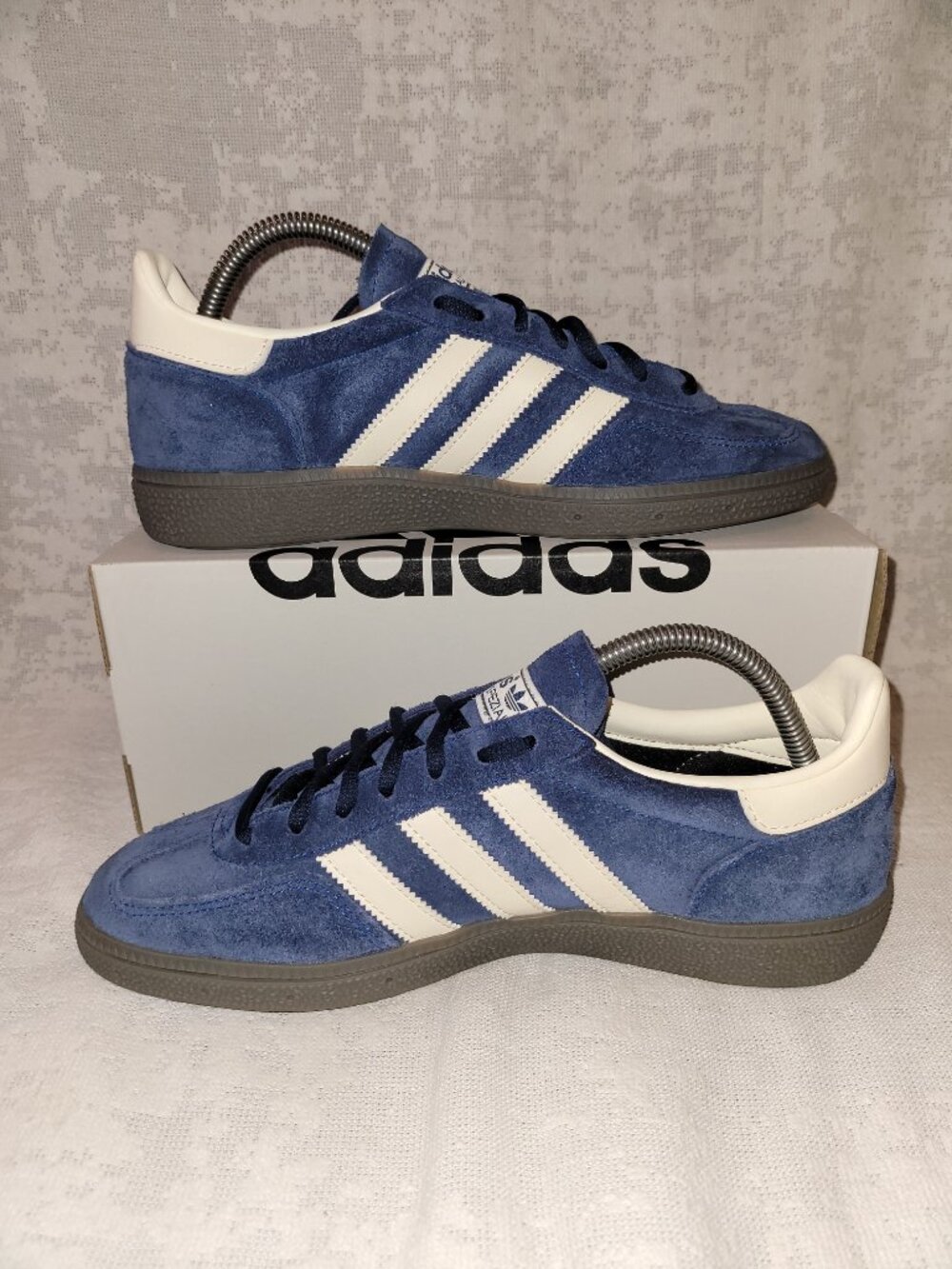 Adidas Handball Spezial Men's Size 8 Athletic Shoes Blue Off Gum White Sneakers - Picture 2 of 16